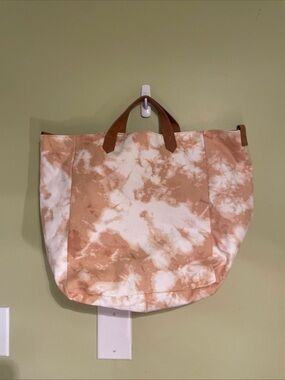 thirty-one Tie-Dye Canvas Tote in Fawn and White with Brown Handles
